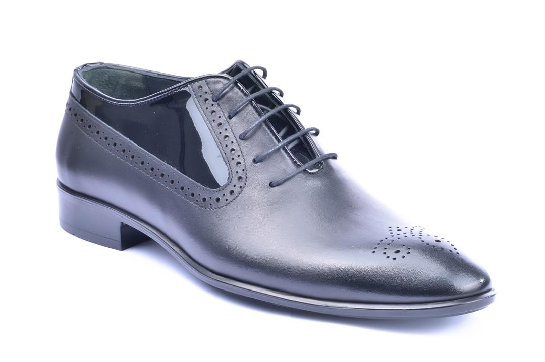 Baggi Black leather  shoes, wingtip oxfords